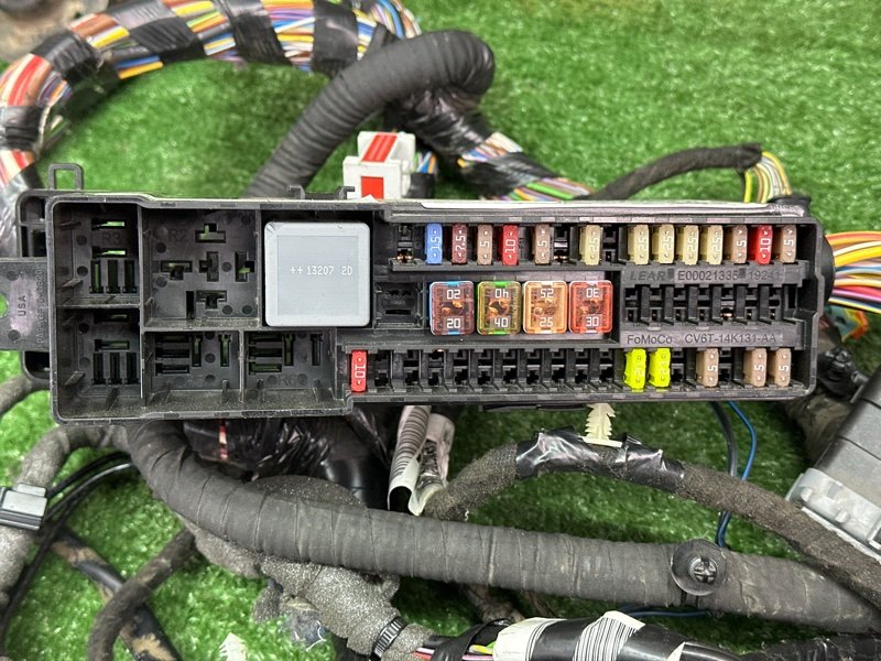 Проводка салона Ford Kuga 2013 SUV