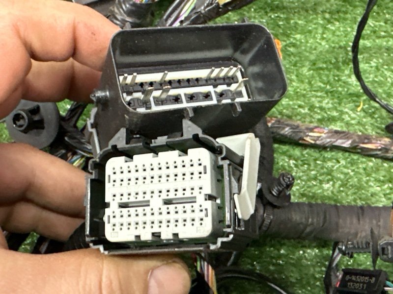 Проводка салона Ford Kuga 2013 SUV