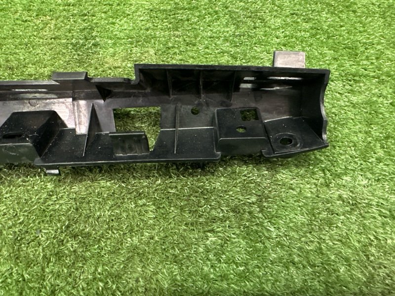 Кронштейн бампера Ford Kuga 2013 SUV