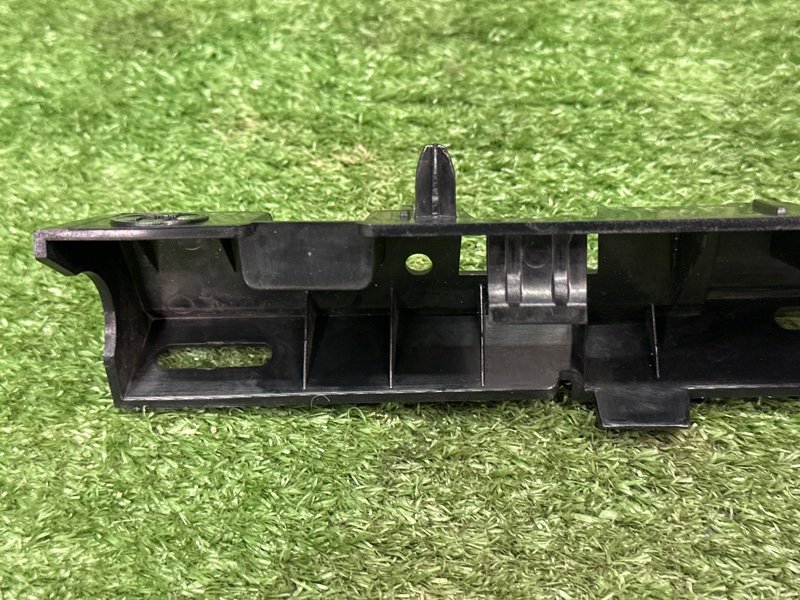 Кронштейн бампера Ford Kuga 2013 SUV