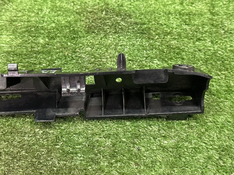 Кронштейн бампера Ford Kuga 2013 SUV