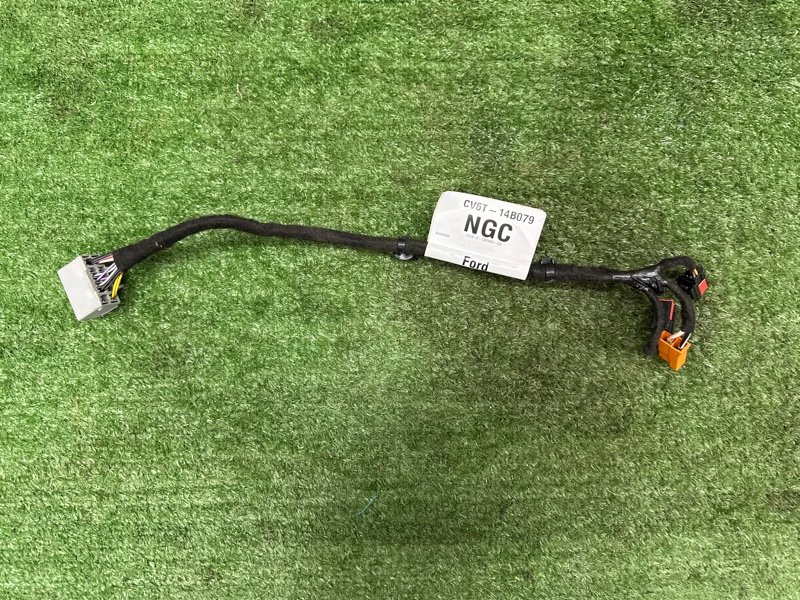 Провод центральной консоли Ford Kuga 2013 SUV