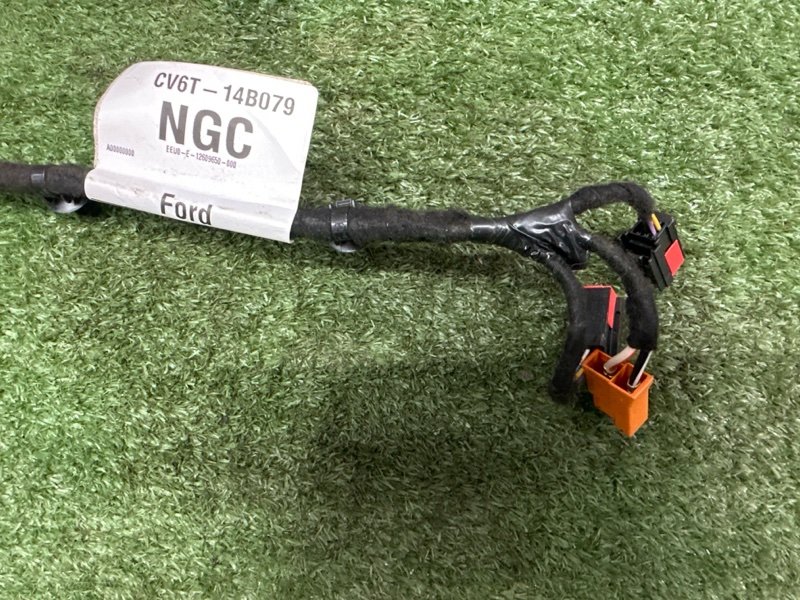 Провод центральной консоли Ford Kuga 2013 SUV