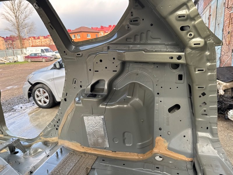 Задняя часть кузова Ford Kuga 2013 SUV