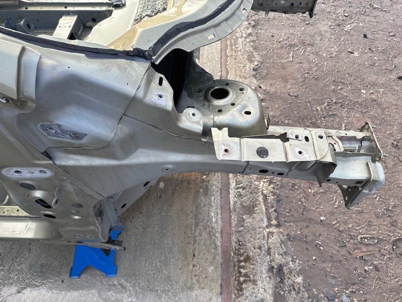 Передняя часть кузова Лонжероны Ford Kuga 2013 SUV