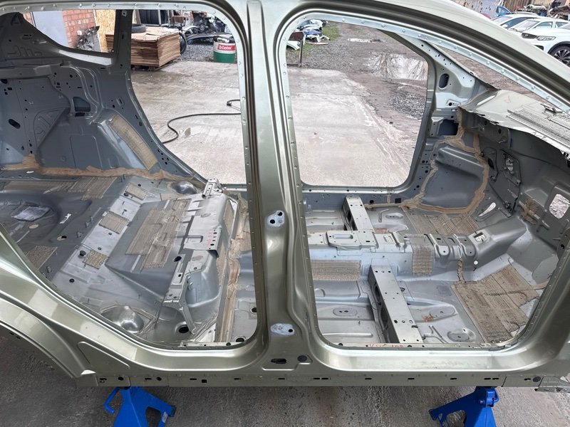 Порог со стойкой Ford Kuga 2013 SUV