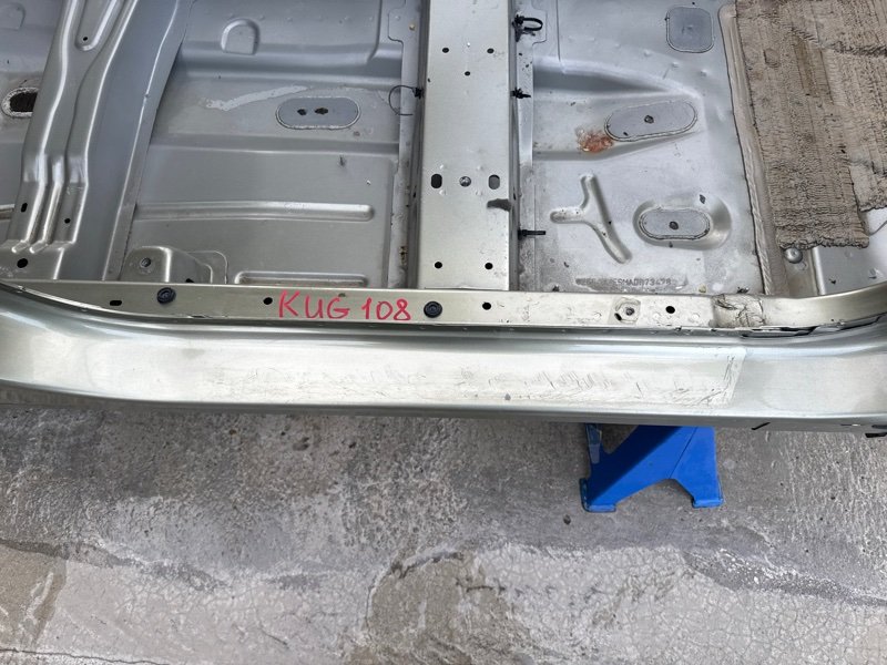 Порог со стойкой Ford Kuga 2013 SUV