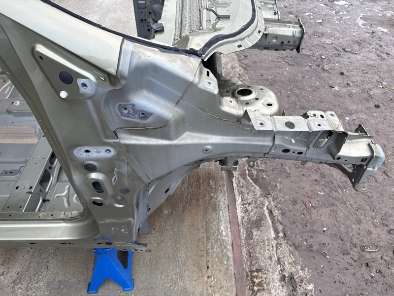 Четверть (лонжерон) Ford Kuga 2013 SUV