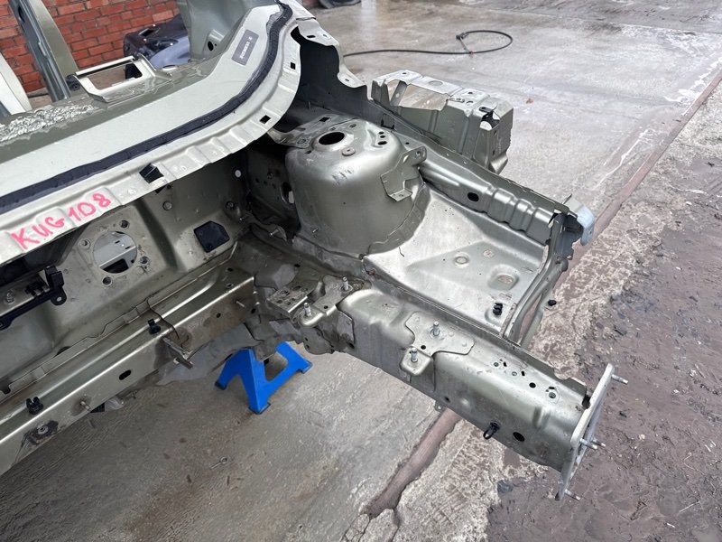 Четверть (лонжерон) Ford Kuga 2013 SUV