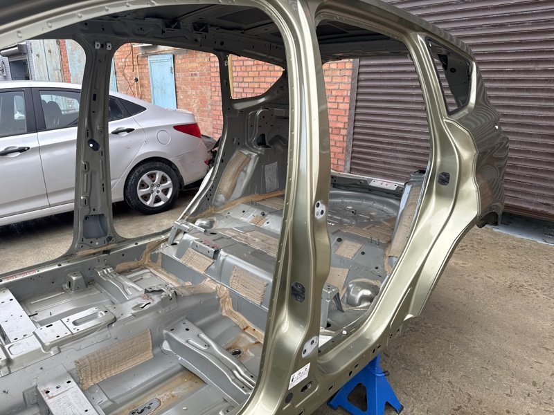 Порог со стойкой Ford Kuga 2013 SUV