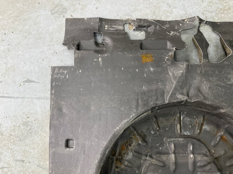 Шумоизоляция багажника Ford Kuga 2013 SUV