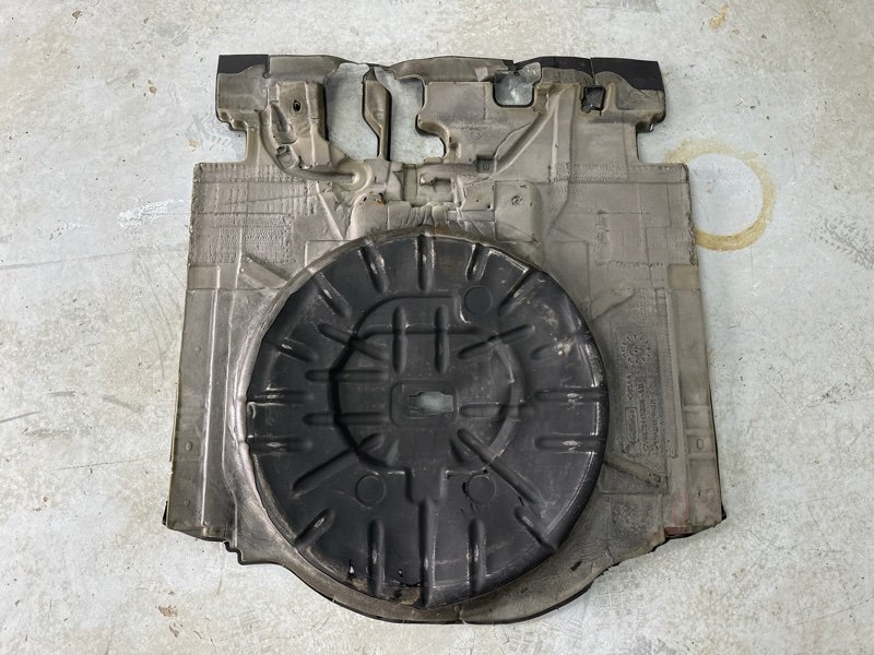 Шумоизоляция багажника Ford Kuga 2013 SUV