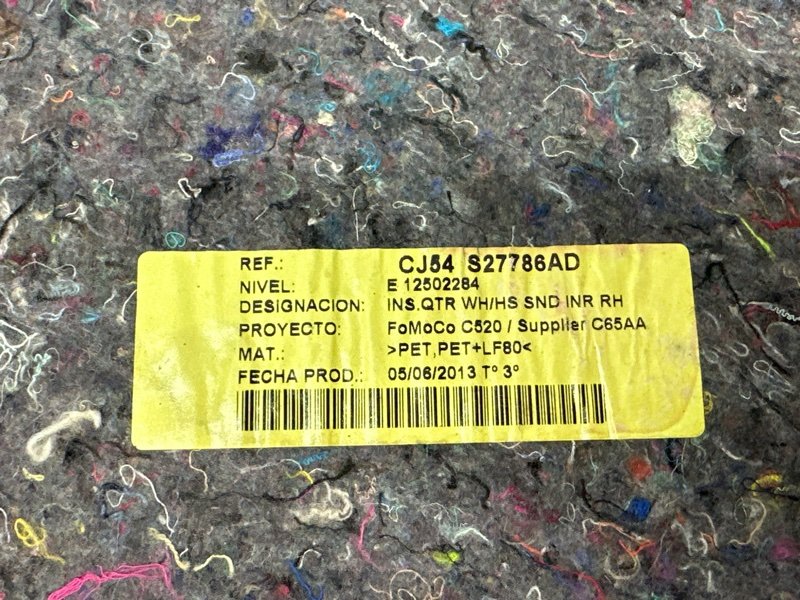 Шумоизоляция крыла Ford Kuga 2013 SUV