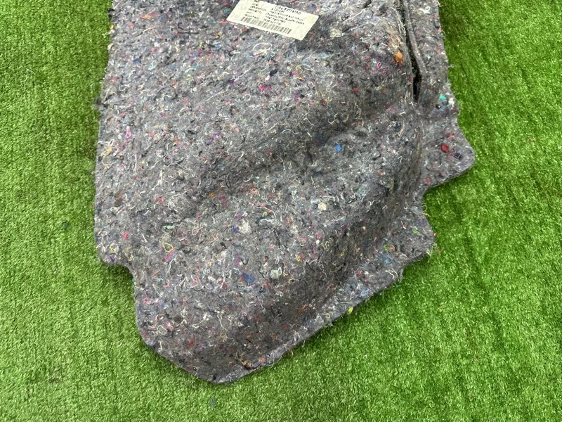 Шумоизоляция крыла Ford Kuga 2013 SUV