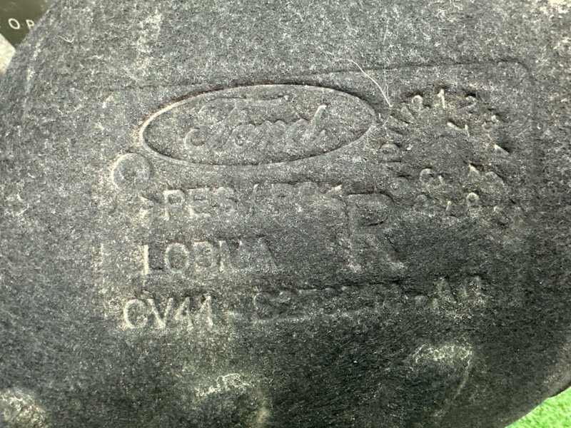 Подкрылок Ford Kuga 2013 SUV