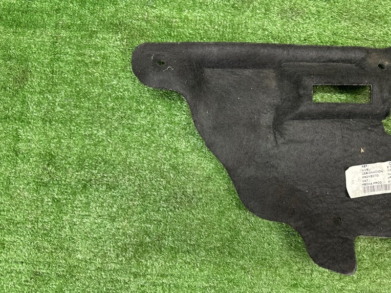 Шумоизоляция торпедо Ford Kuga 2013 SUV