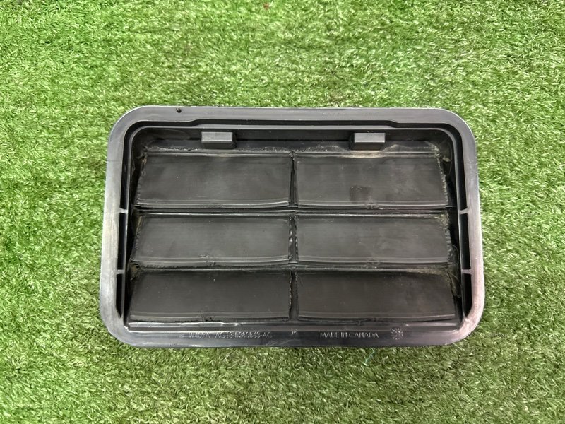 Решетка вентиляционная Ford Kuga 2013 SUV