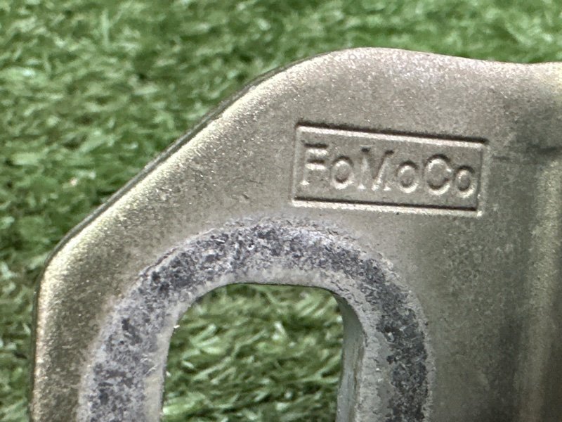 Петли двери Ford Kuga 2013 SUV