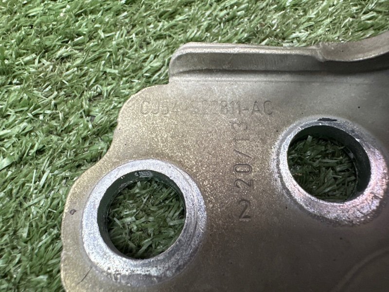 Петли двери Ford Kuga 2013 SUV