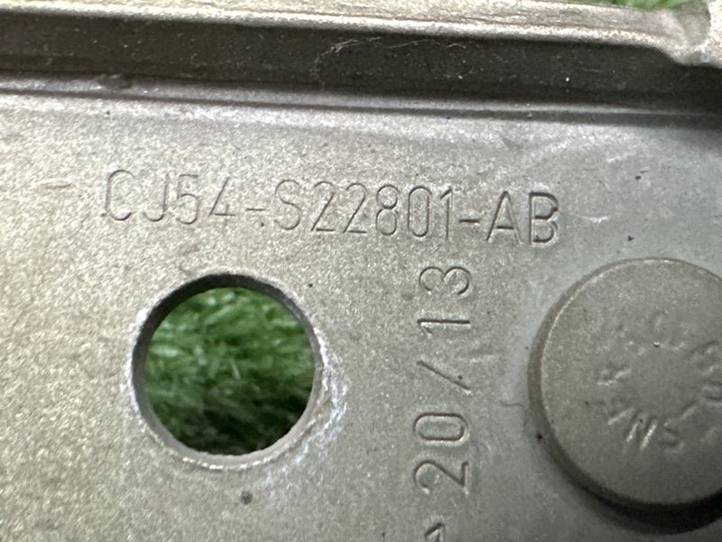 Петли двери Ford Kuga 2013 SUV