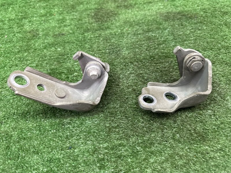 Петли двери Ford Kuga 2013 SUV