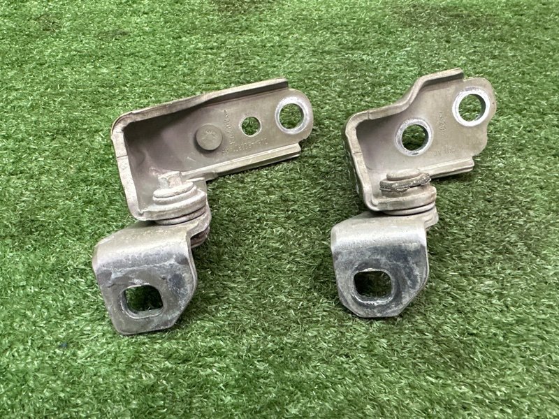 Петли двери Ford Kuga 2013 SUV