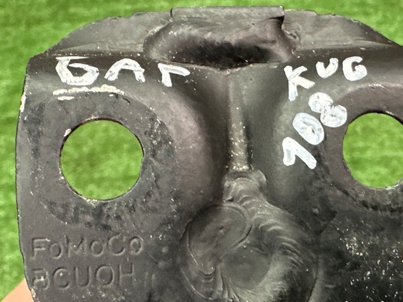 Ответная часть замка багажника Ford Kuga 2013 SUV