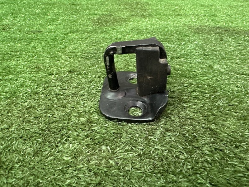 Ответная часть замка багажника Ford Kuga 2013 SUV