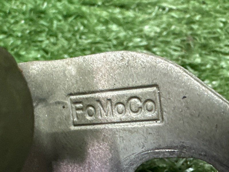 Петля двери Ford Kuga 2013 SUV