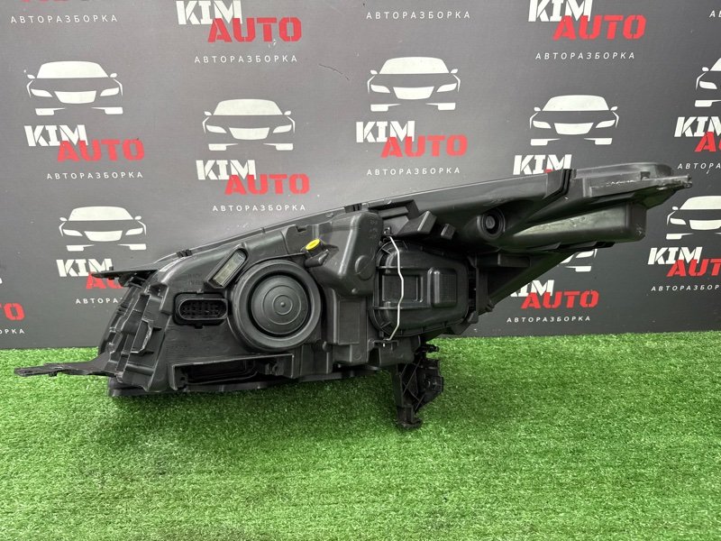 Фара Ford Kuga 2013 SUV