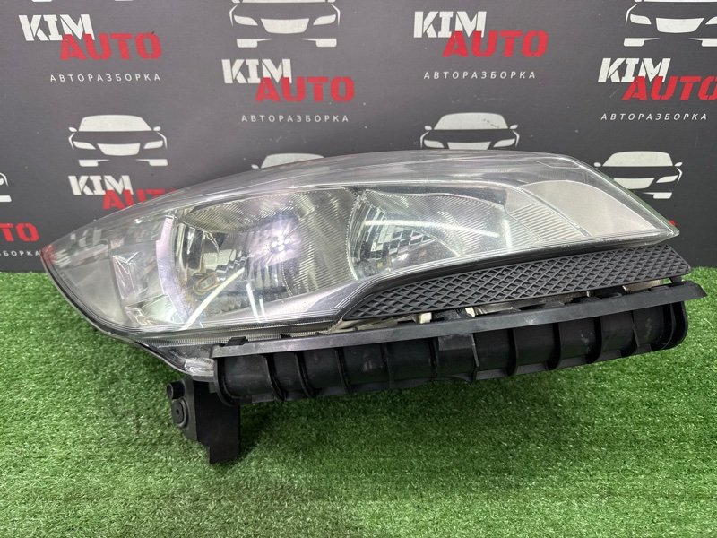 Фара Ford Kuga 2013 SUV