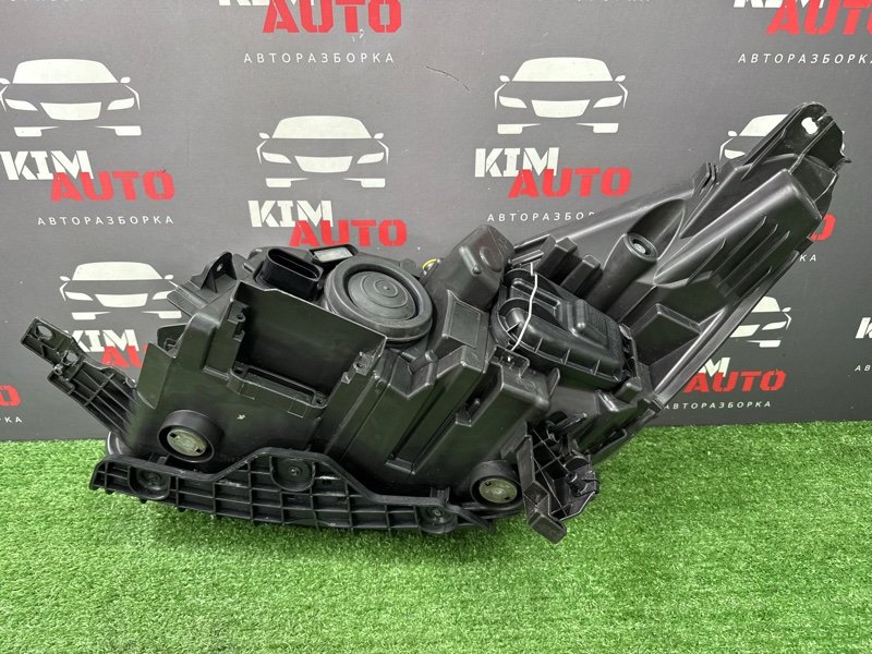 Фара Ford Kuga 2013 SUV