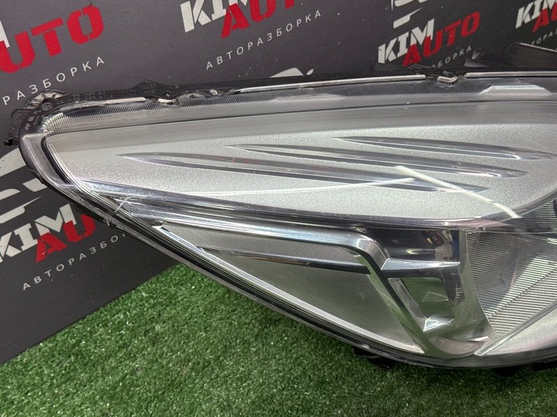 Фара Ford Kuga 2013 SUV