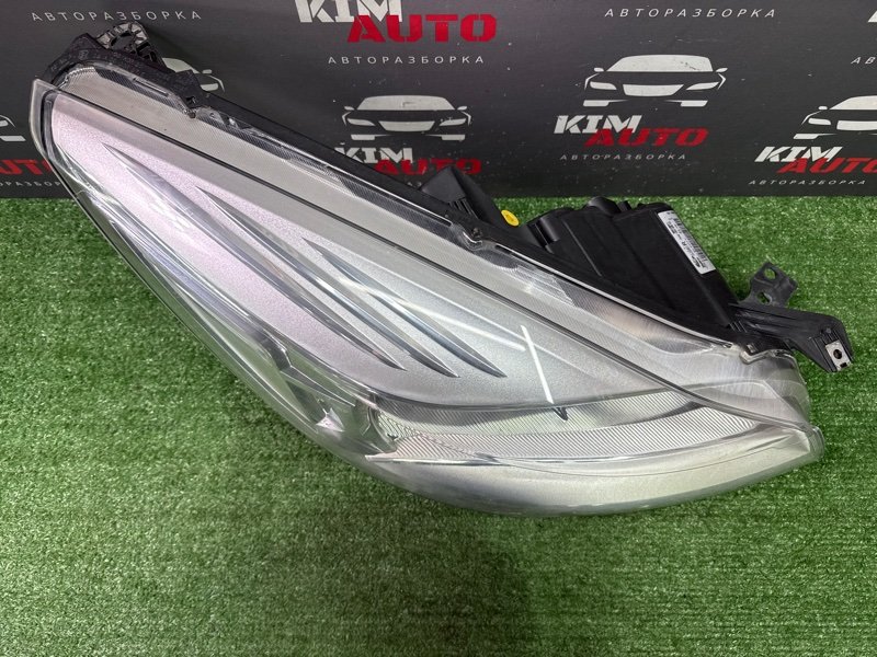 Фара Ford Kuga 2013 SUV