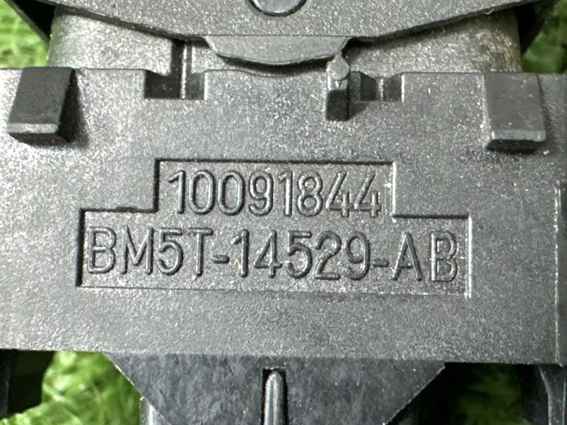 Кнопка стеклоподъемника Ford Kuga 2013 SUV