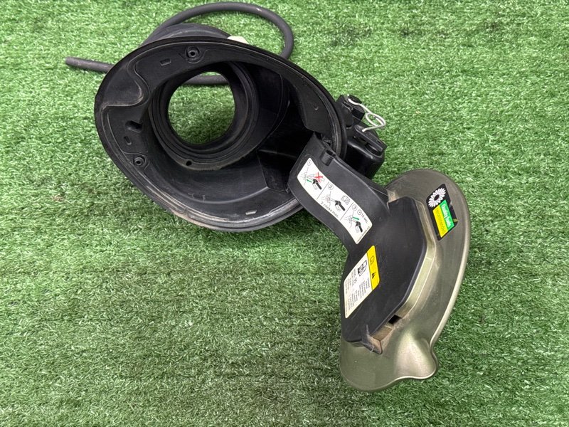 Лючок бензобака Ford Kuga 2013 SUV