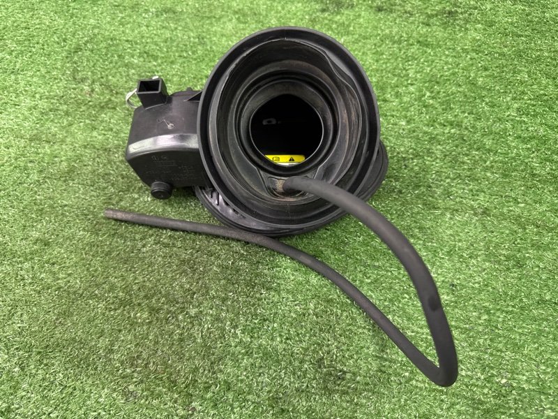 Лючок бензобака Ford Kuga 2013 SUV