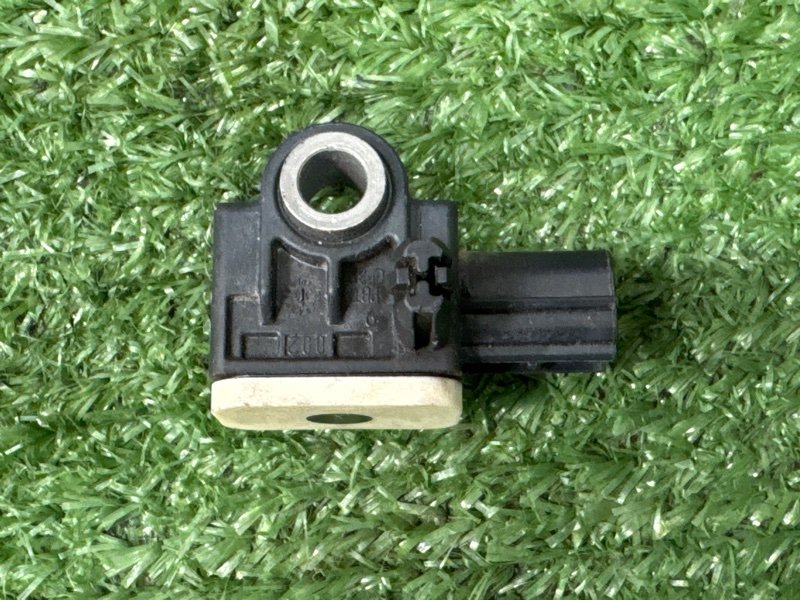 Датчик удара Ford Kuga 2013 SUV