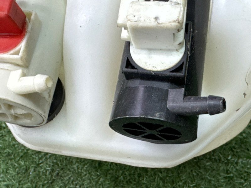 Бачок стеклоомывателя с моторчиком Honda CR-V