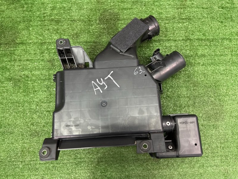 Корпус воздушного фильтра Mitsubishi Outlander 3