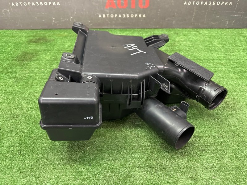 Корпус воздушного фильтра Mitsubishi Outlander 3