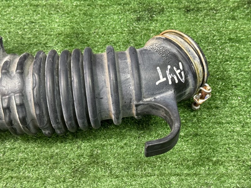 Патрубок воздушного фильтра Mitsubishi Outlander