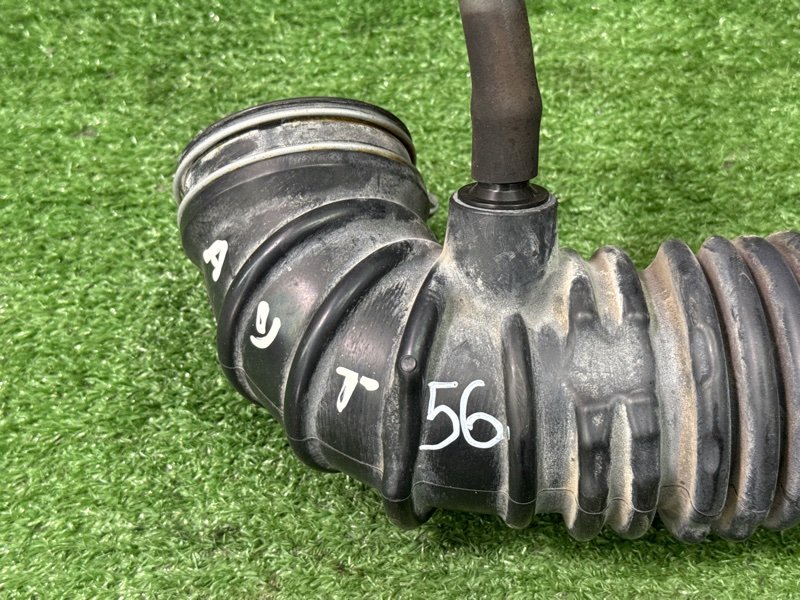 Патрубок воздушного фильтра Mitsubishi Outlander