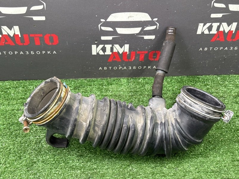 Патрубок воздушного фильтра Mitsubishi Outlander
