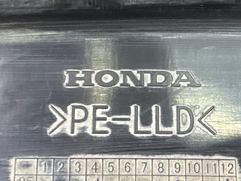 Пыльник крыла Honda Civic 4D