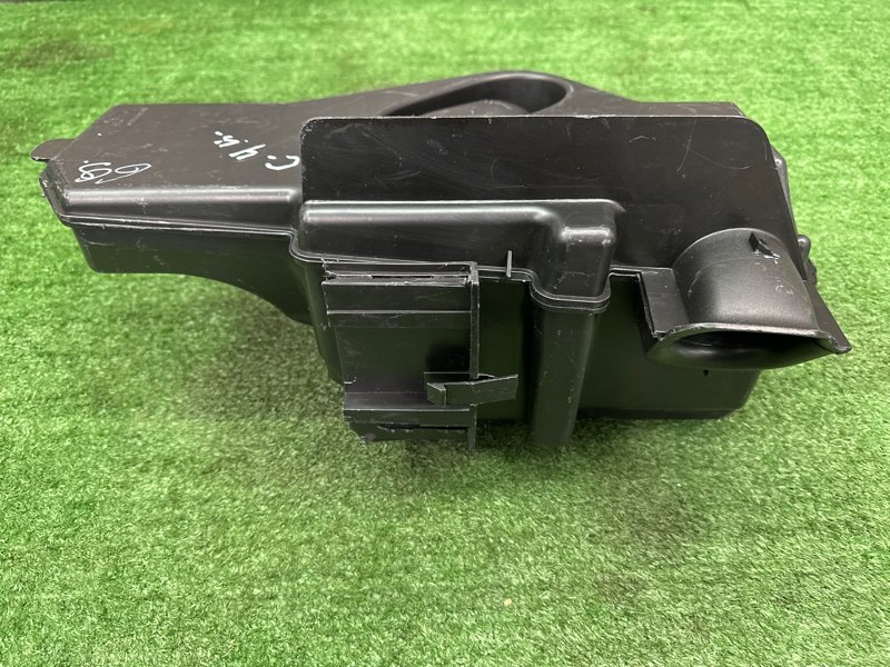 Резонатор воздушного фильтра Citroen C 4