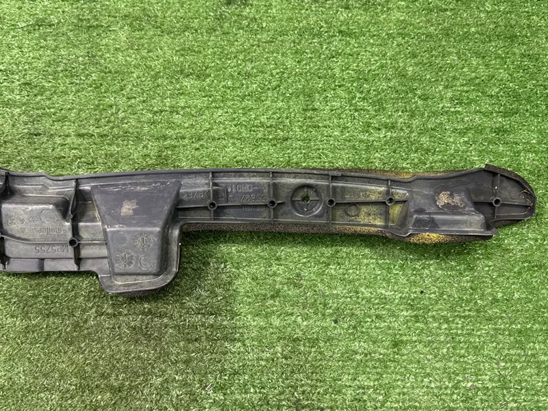 Пыльник крыла Peugeot 107