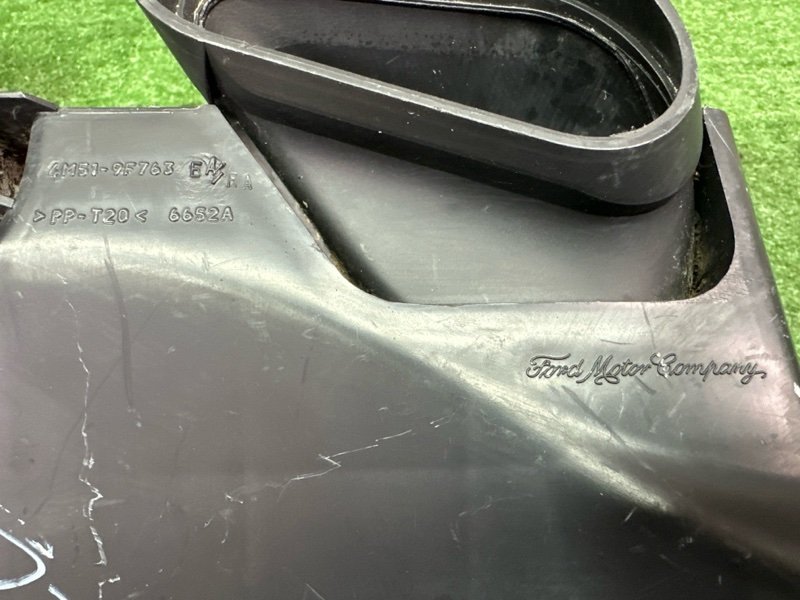 Резонатор воздушного фильтра Ford Focus 2