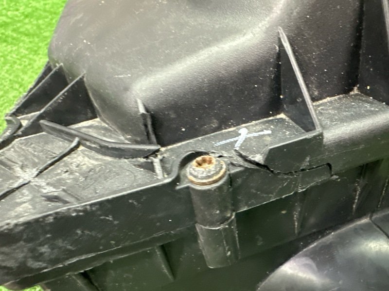 Корпус воздушного фильтра Opel Astra H