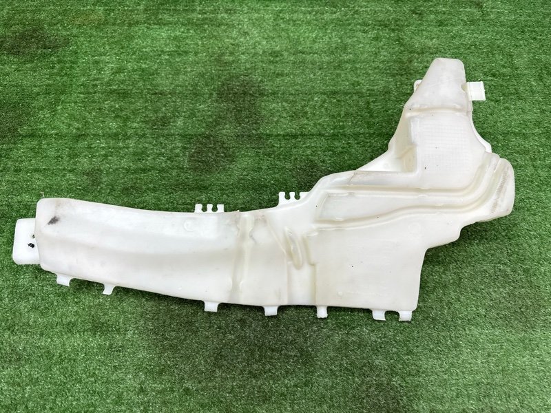 Бачок стеклоомывателя Ford Focus 2